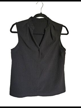 Sleeveless Black V-Neck Camisole Top - Modern Minimal